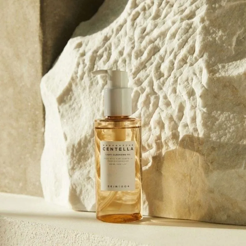 Skin1004 Madagascar Centella Light Cleansing Oil 200ml - Λάδι Ντεμακιγιάζ & Καθαρισμού